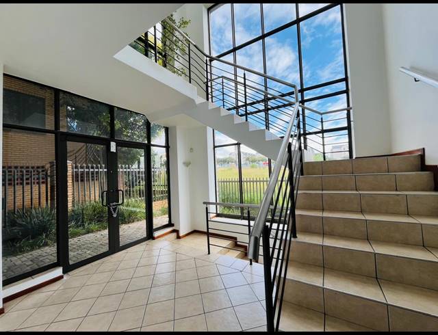 658M² OFFICE FOR SALE IN MIDRIDGE PARK